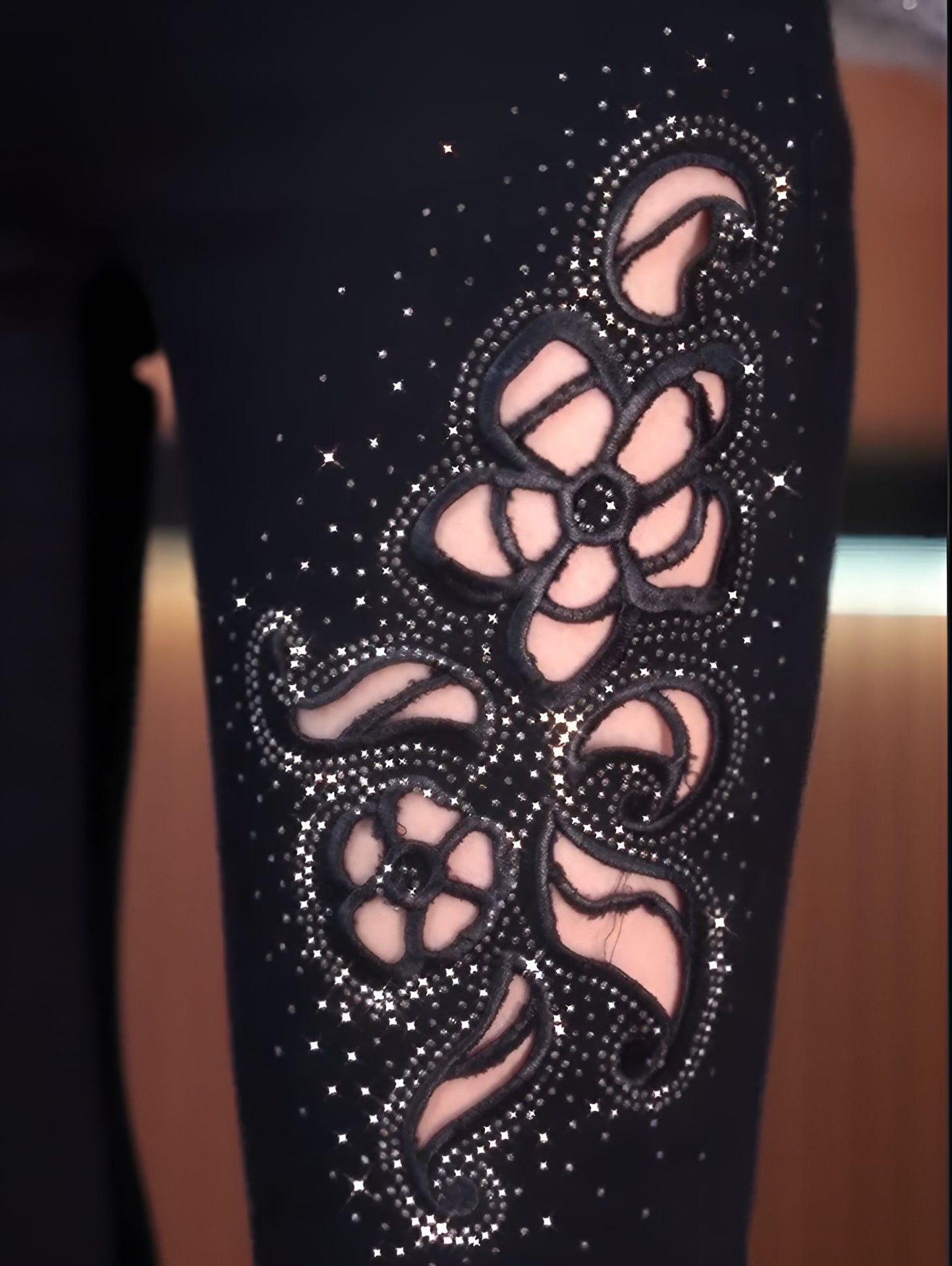 2025 hollow floral jeans