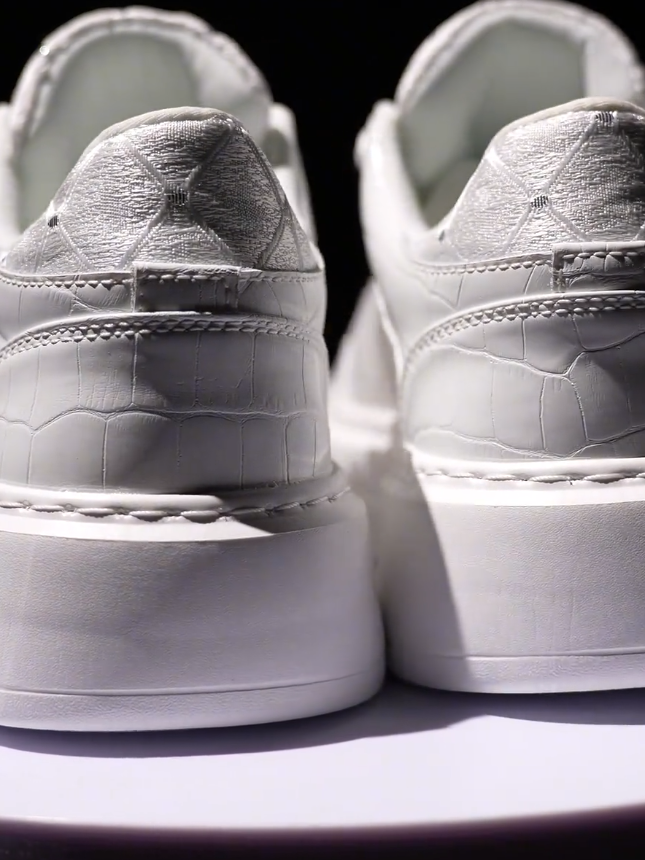 White Plaid Versatile Sneakers