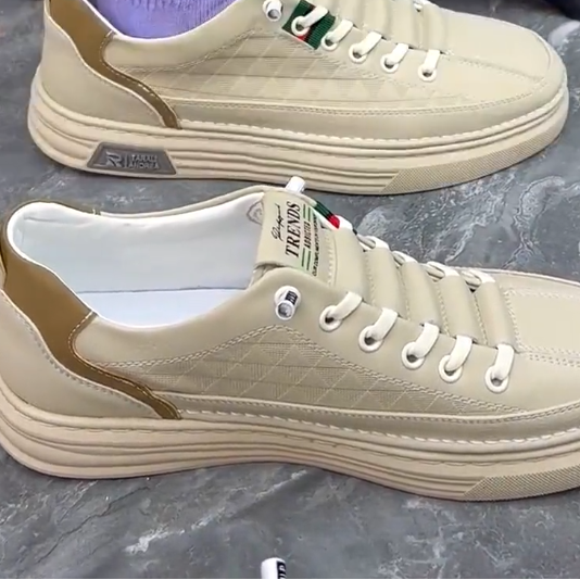 Triangle carved sneakers
