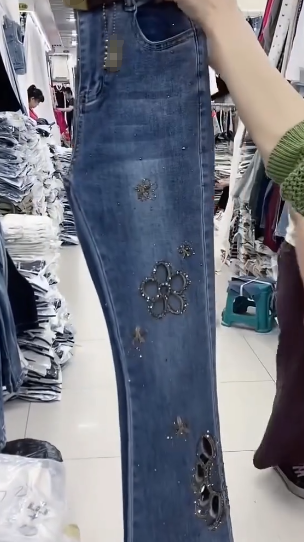 Five-petal flower jeans