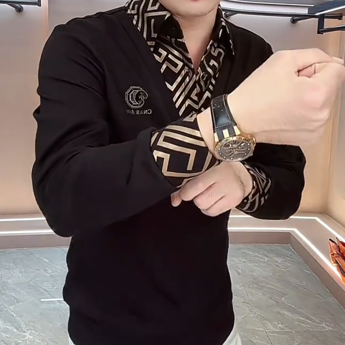 Long-sleeved T-shirt with gold trim