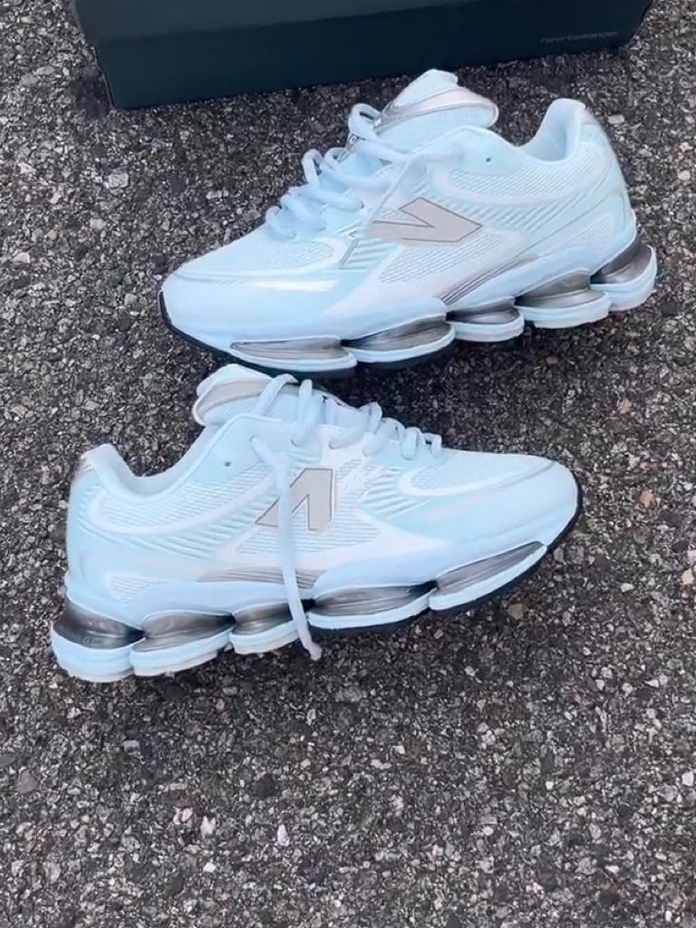 Platinum White Breatheable Runners