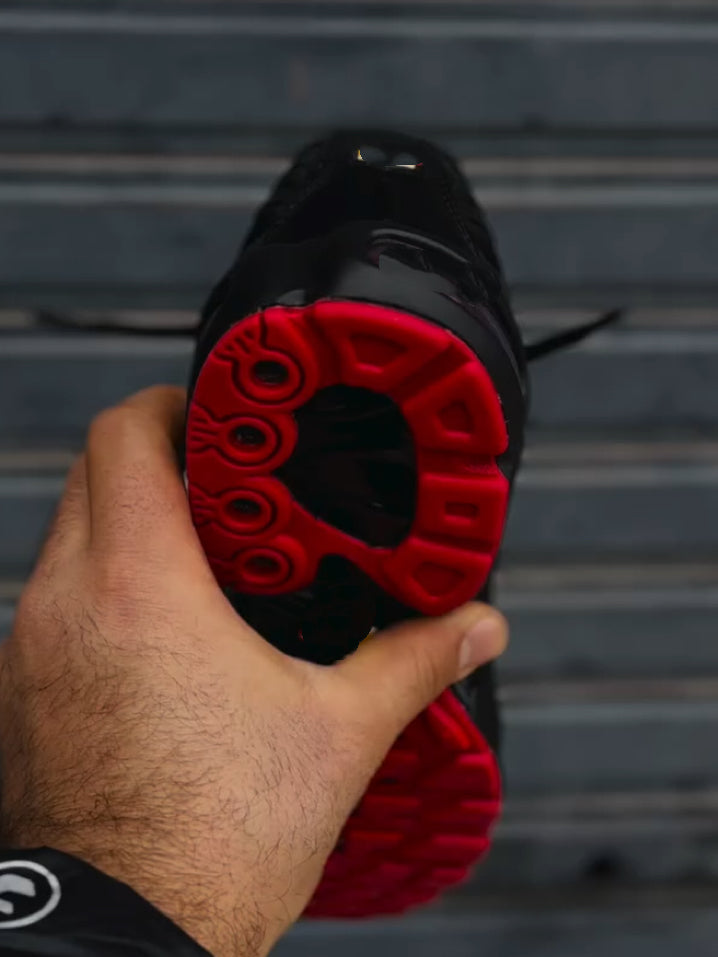 Crimson Eclipse Runners