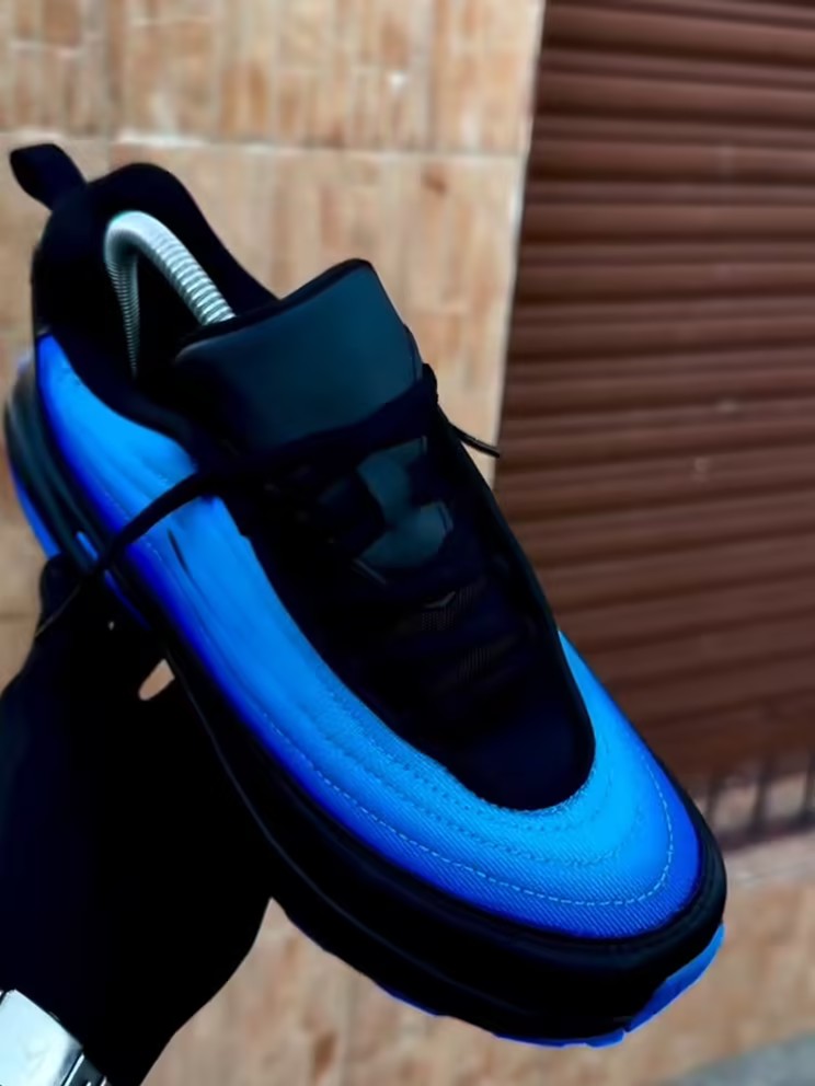 Ocean Heart Sneakers