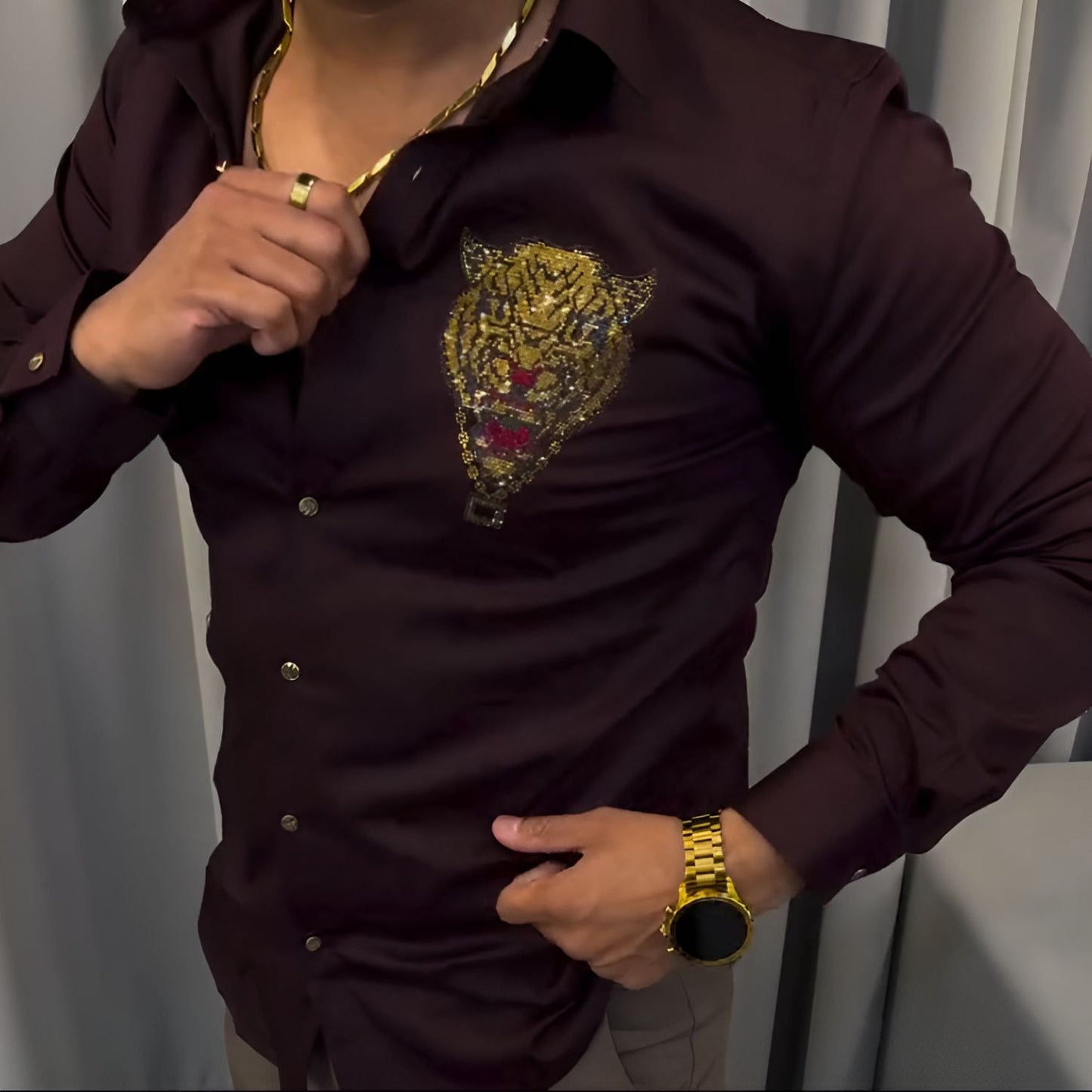 Back print tiger shirt