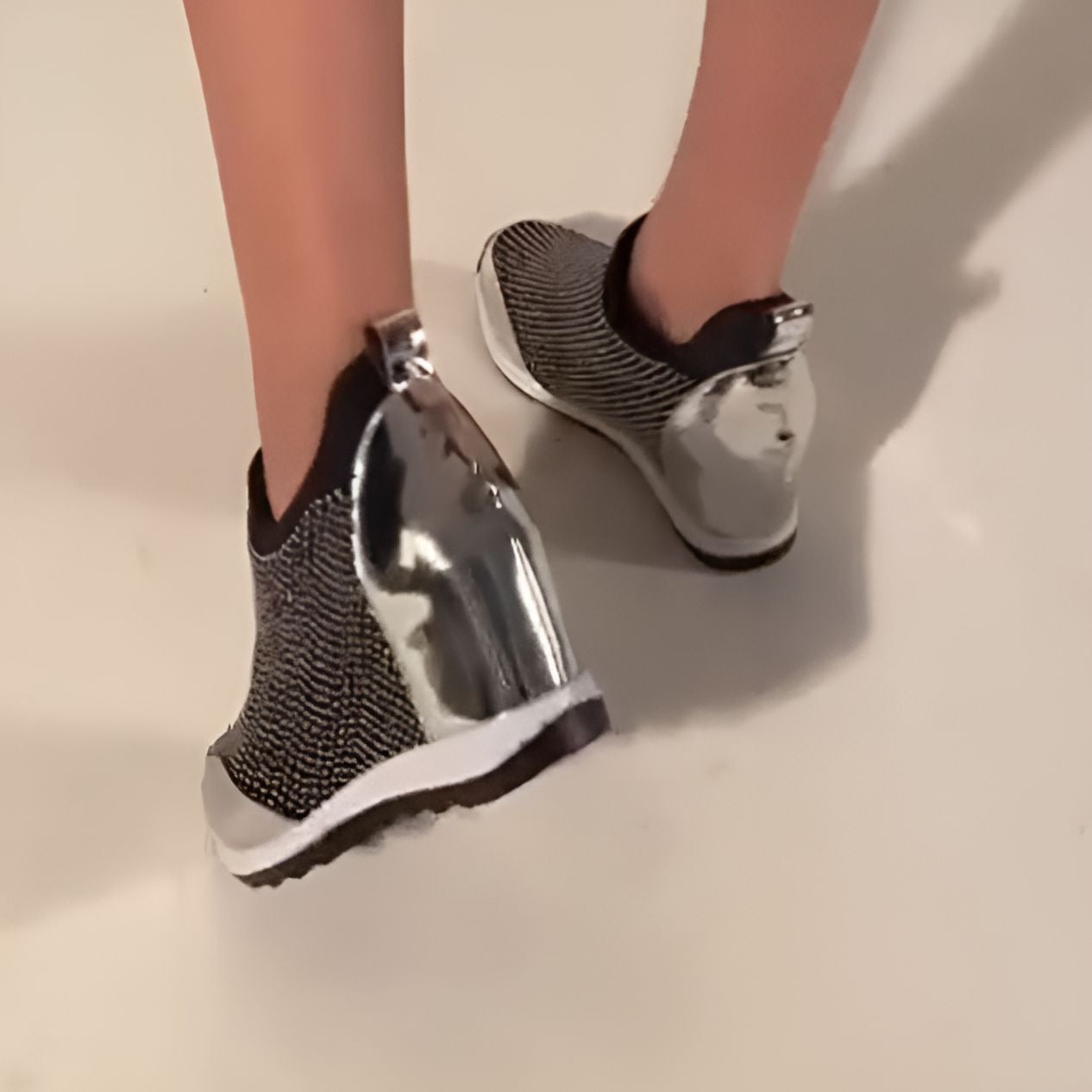Diamond height-increasing sneakers