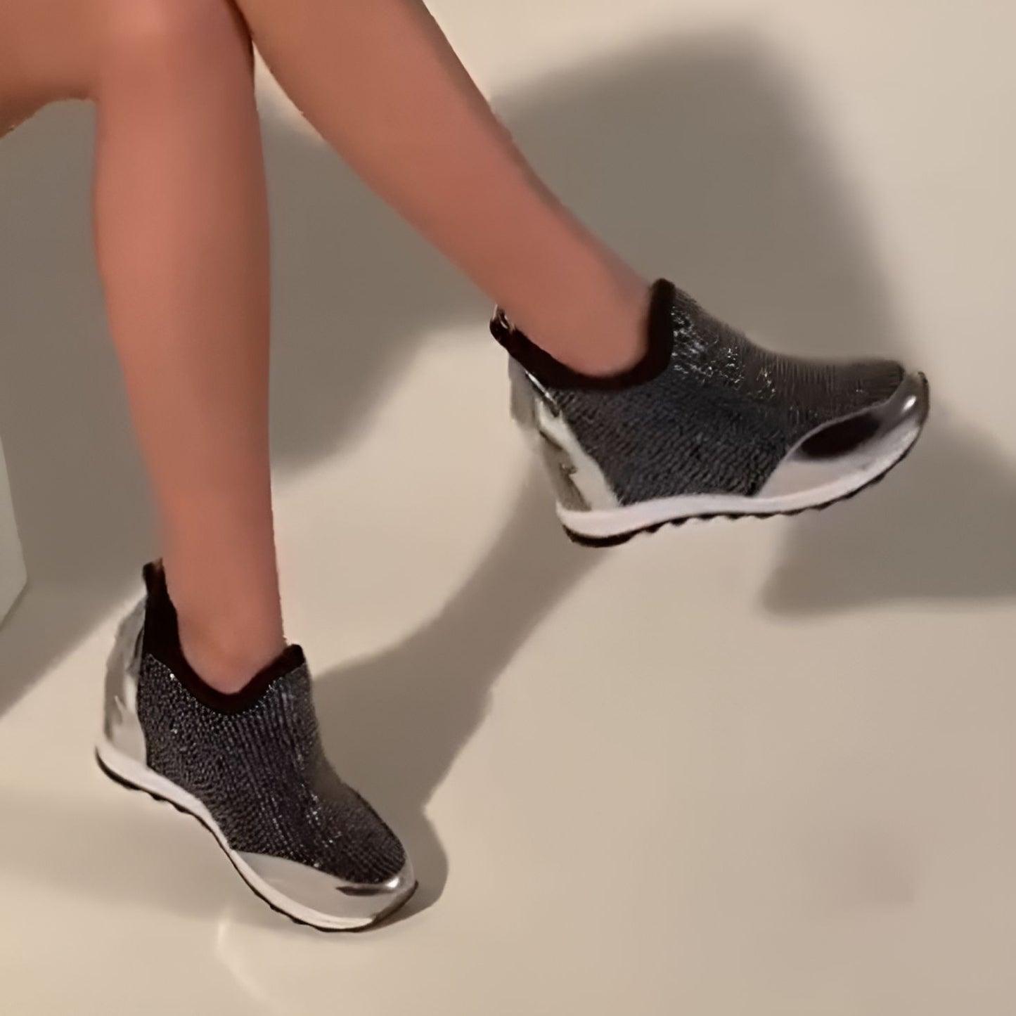 Diamond height-increasing sneakers
