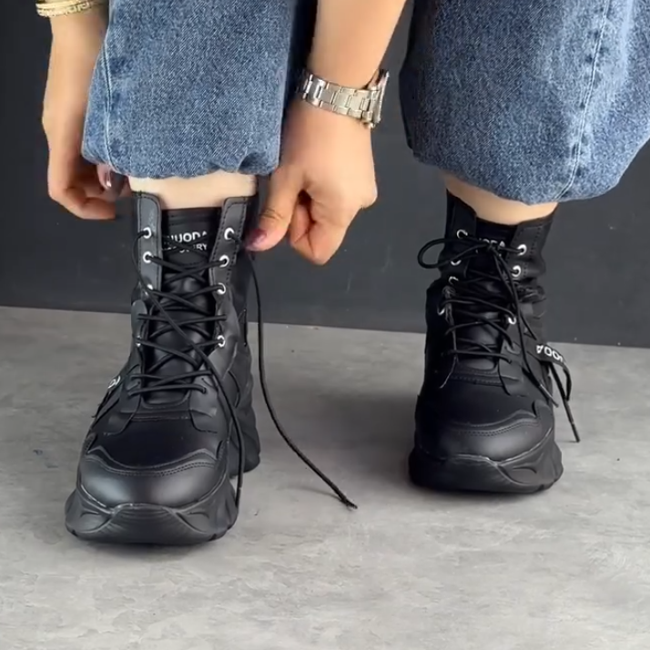 Waterproof black boots