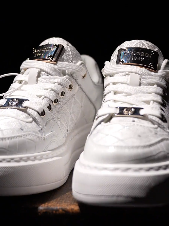 White Plaid Versatile Sneakers