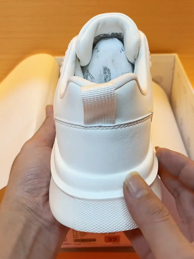 Medusa Leather Sneakers