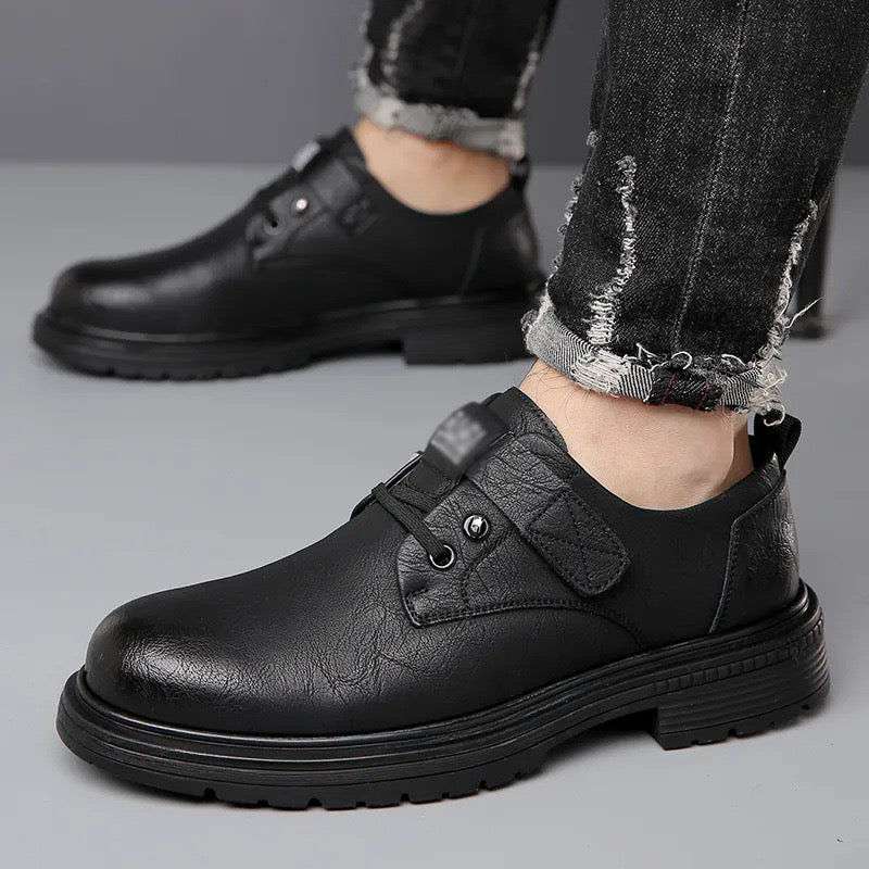 Velcro men's leather shoes