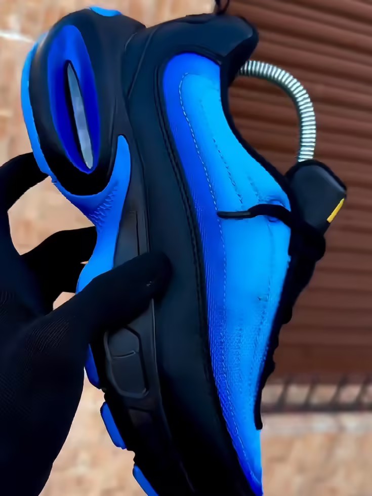 Ocean Heart Sneakers