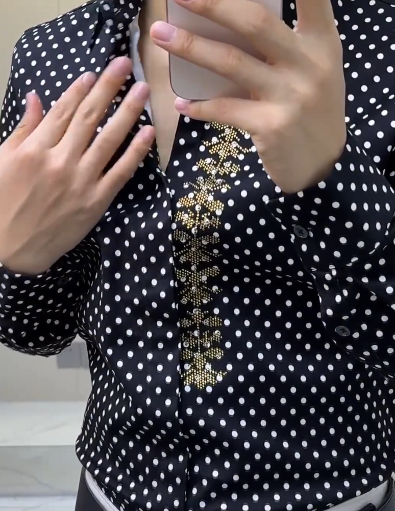 Polka dot sparkling shirt