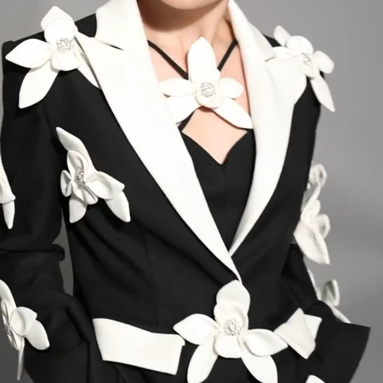 Three-dimensional white flower women's suit