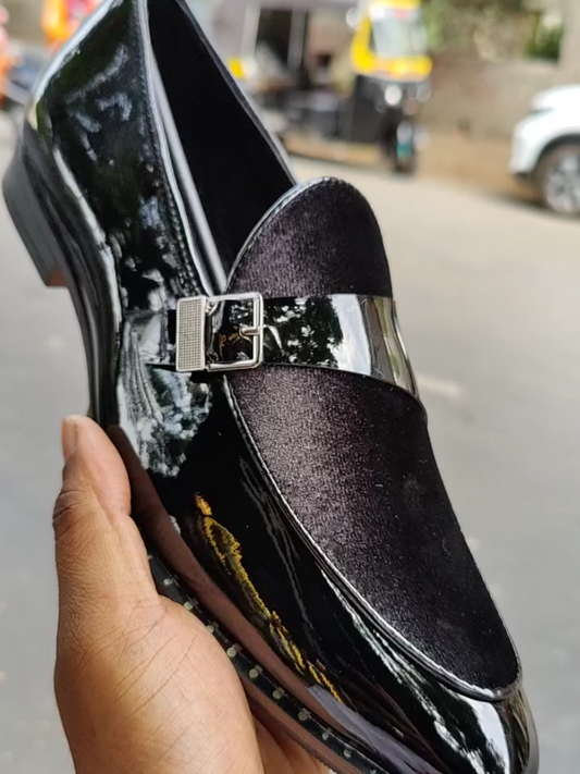 Velvet stitching men's leather shoes