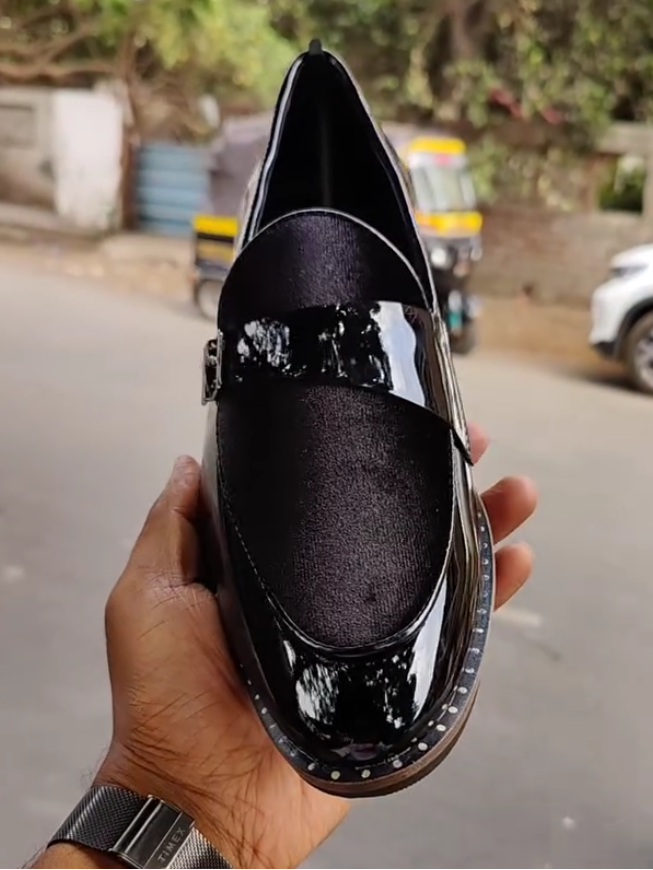 Velvet stitching men's leather shoes