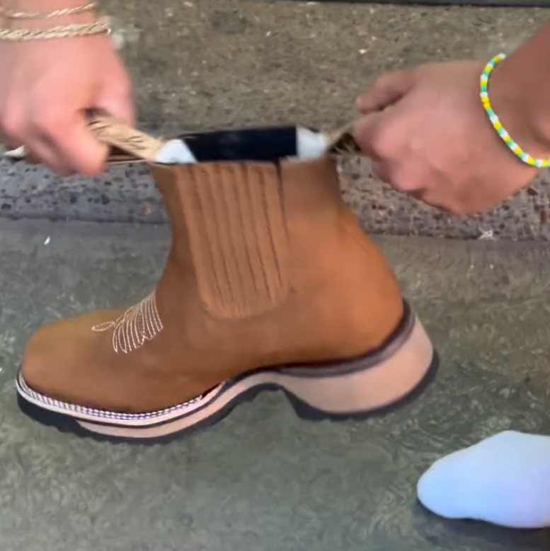 Khaki soft-soled boots