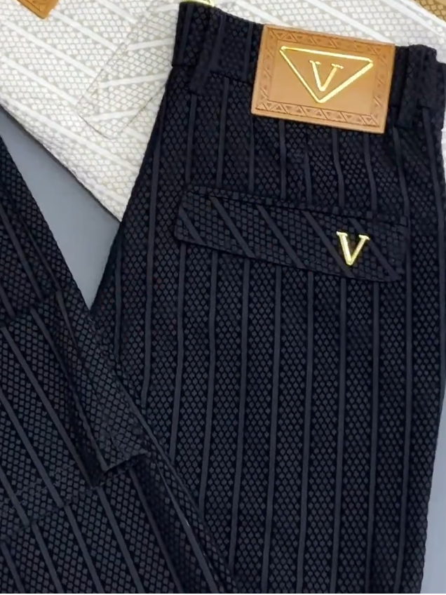 Textured men's pants