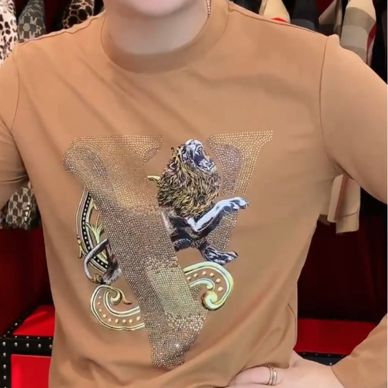 Lion sequined long-sleeved T-shirt