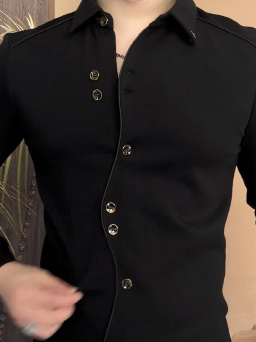 button-design T-shirt